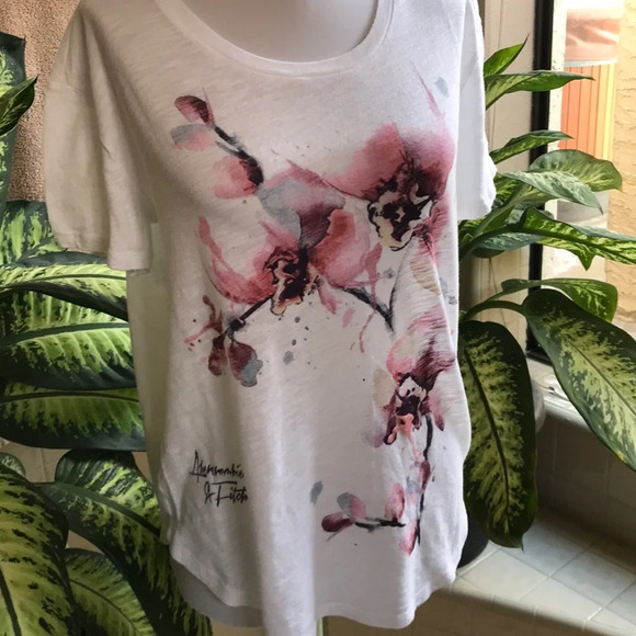 Abercrombie & Fitch tee - Picture 1 of 5
